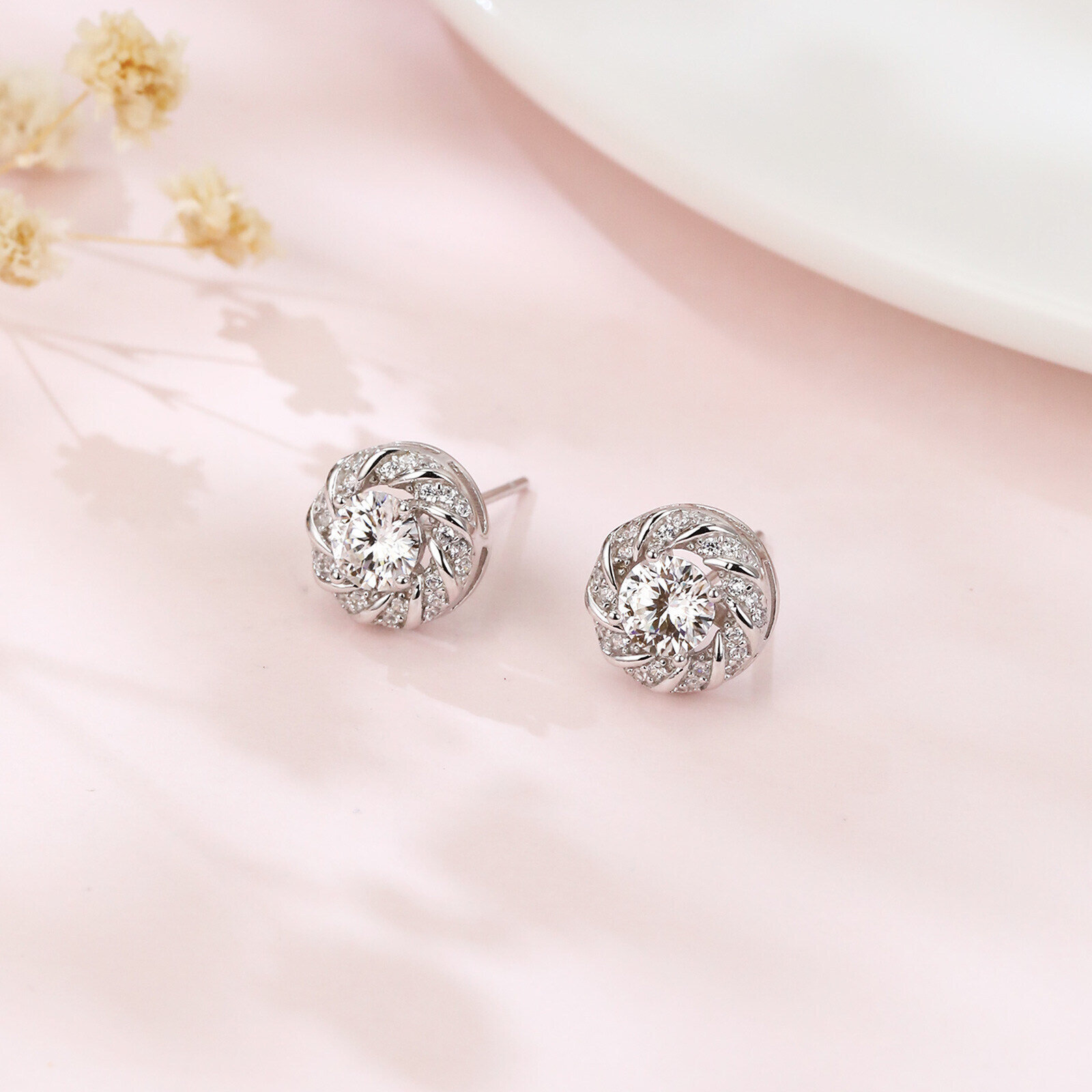 925 Sterling Silver Elegant Floral Moissanite Stud Earrings: Luxury Jewelry Gift - Image 3