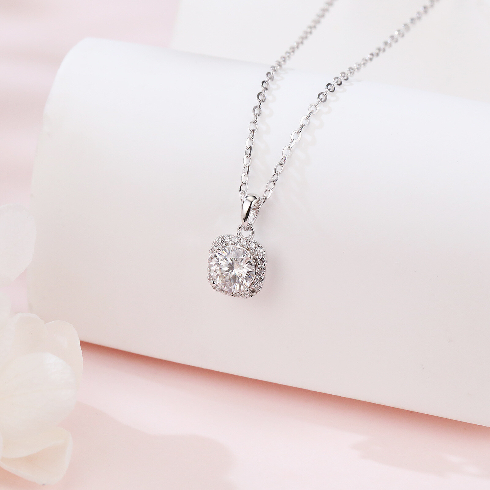 925 Sterling Silver Elegant Moissanite Halo Square Pendant Necklace On Delicate Silver Chain – Timeless Luxury Jewelry