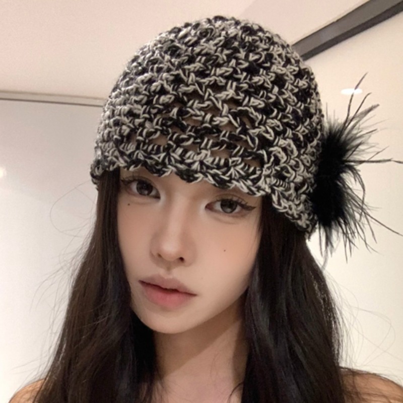 French Retro Black Feather Hand-woven Knitted Hat - Image 2
