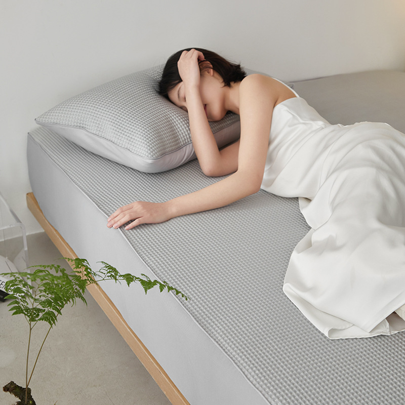 Cooling mat summer three piece set ice silk mat summer air conditioning mat bed sheet style - Image 4